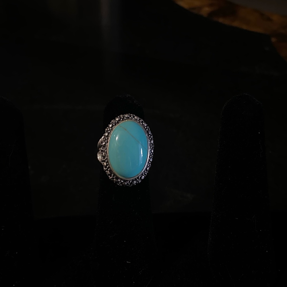Elegant Silver and Turquoise Ring